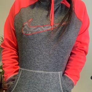 NIKE SWEATER